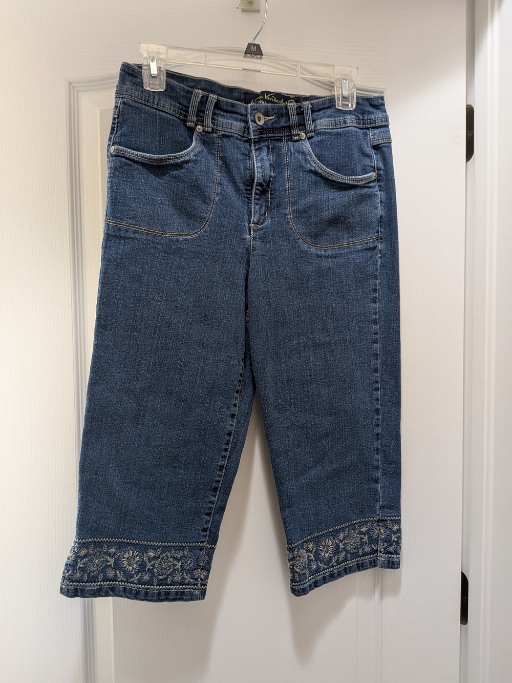 Gloria Vanderbilt The Perfect Fit Indigo Cropped Jeans with Embroidered Hem